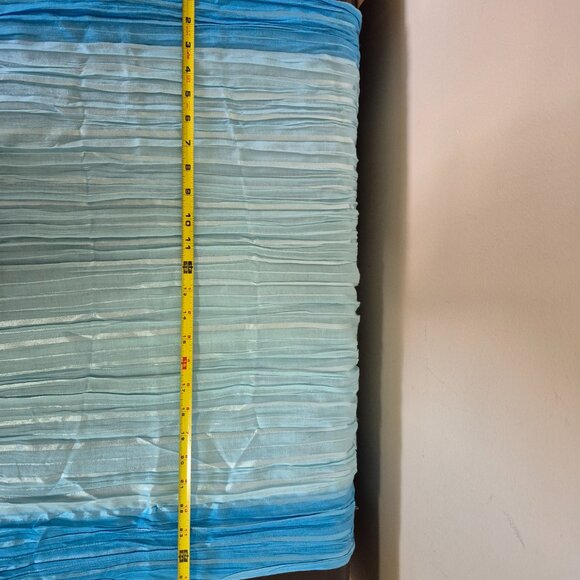 Wrap / Scarf - Picture 8 of 9